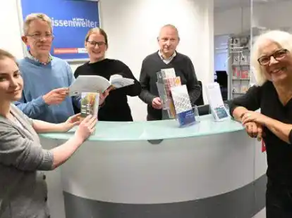 Das Team der Verbraucherzentrale Oldenburg: (von links) Claudia Russelmann, Michael Rohrmann, Ann-Katrin Fornika, Christian Z&ouml;lffel und Christel Lohrey