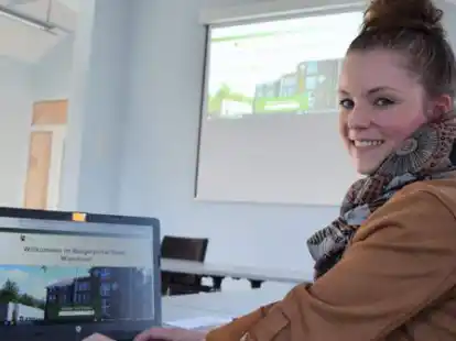 Lena Reiners ist f&uuml;r Digitalisierung im Wiesmoorer Rathaus zust&auml;ndig. Sie hat das B&uuml;rgerportal erstellt.