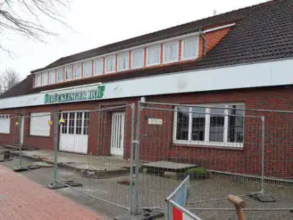 NWZ vom 30. Januar: Der Str&uuml;cklinger Hof soll bald abgerissen werden.