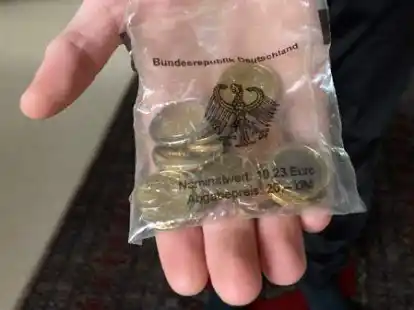 Vor der Einf&uuml;hrung des Euro-Bargelds vor 20 Jahren gab es Starterkits mit Euro- und Cent-M&uuml;nzen.