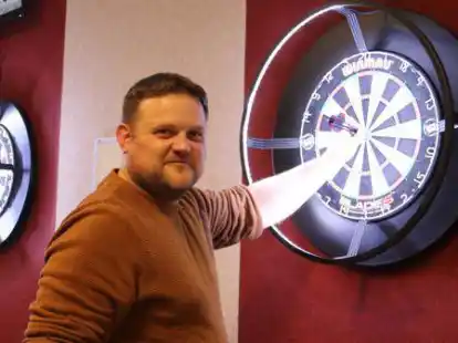 Michael Knigge-Titze bringt den Dartsport nach Jaderberg.