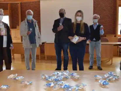 Stellten den Seelter Glukskouke im Mai 2021 vor (von links): Johanna Evers, Karl-Peter Schramm, Thomas Otto, Vera Buschmann, Henk Wolf und Stephan Dannebaum