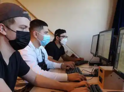 Die Angebote an den Berufsbildenden Schulen der Stadt sind vielseitig. Alle Schulen informieren interessierte Eltern und Jugendliche in den kommenden Wochen online oder vor Ort.