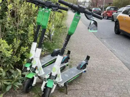 Die E-Scooter st&ouml;ren nicht nur, wenn sie im Weg stehen. Oftmals st&ouml;rt auch das r&uuml;cksichtslose Fahren.