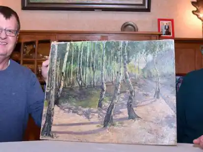 Mit dem Bild von Karl Dehmann: Karsten Grashorn (links) und Fabian Ebelt