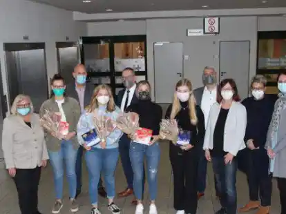 Studentinnen des neuen Bachelorstudiengangs Hebammenwissenschaft an der Hochschule Osnabr&uuml;ck haben jetzt ihre erste Praxisphase an Krankenh&auml;usern der Region gestartet. Sie wurden von Vertretern der Krankenh&auml;user in Vechta, Cloppenburg und Lohne herzlich begr&uuml;&szlig;t.