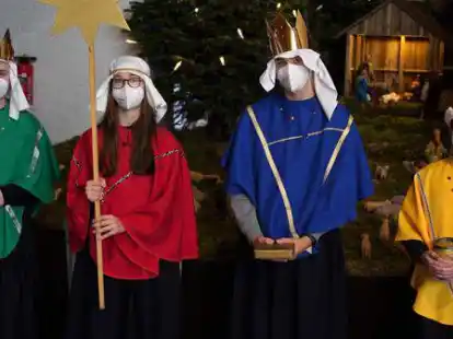 Bei einer Krippenfeier machte eine Sternsingergruppe den Senioren in St. Bernhard eine gro&szlig;e Freude und gab eine Kostprobe ihres K&ouml;nnens.