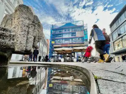 Markante Adresse: Im Haus Achternstra&szlig;e 69 zwischen Achtern- und Lange Stra&szlig;e, das zurzeit einger&uuml;stet ist, wird Schimmeroth im M&auml;rz aus dem Obergeschoss Richtung Heiligengeiststra&szlig;e wechseln und im Sommer der Friseur Headcrash ein zweites Gesch&auml;ft er&ouml;ffnen.