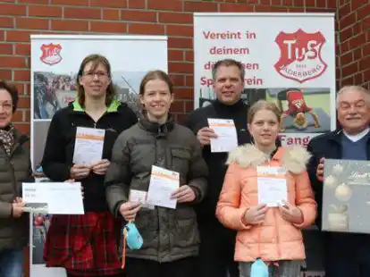 Die  Power-Sportfamilie Janke wurde besonders geehrt: Im Bild (von links)  Heide Padeken, Scarlett, Angelina, Stefan, Fabienne Janke sowie Frank Piontek.