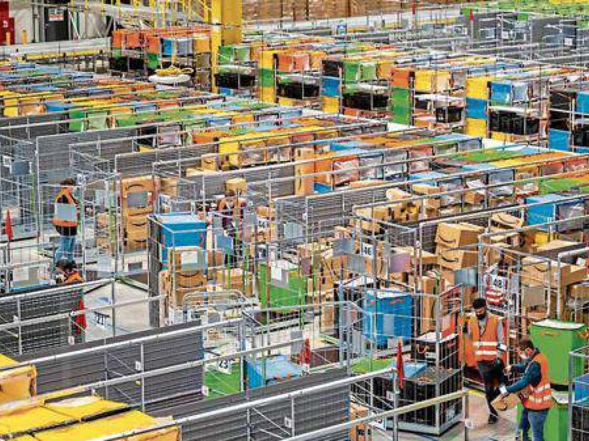 AmazonVerteilzentrum geht in Betrieb