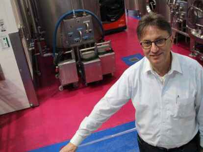 Der &bdquo;Eisk&ouml;nig&ldquo; Bruno Lucchetta in einer seiner Produktionshallen in Rhauderfehn