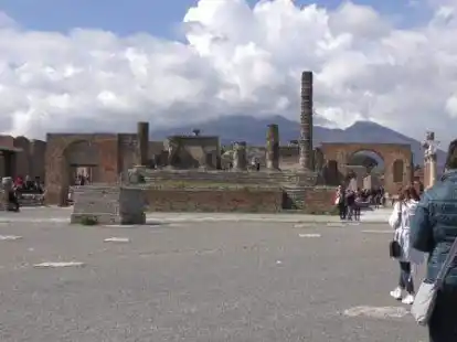 Auch ein Besuch von Pompeji kommt in dem Film von Bernd Vieregge vor.