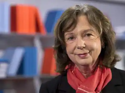 Mit dem Hannelore-Greve-Literaturpreis der Hamburger Autorenvereinigung ist  Ulla Hahn ausgezeichnet worden. Ihr Buch &bdquo;Das verborgene Wort&ldquo; ist Thema des Literaturkreises.