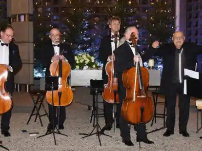 Giora Feidman (r.) und das Rastrelli Cello Quartett begeisterten ihr Publikum.