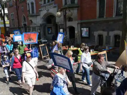 Vom 2. bis 8. Mai findet die Inklusionswoche in Oldenburg statt &ndash; hier ein Bild von der Demo zur Inklusionswoche.