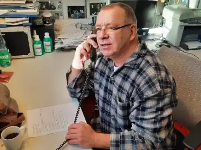 Was geht und was geht nicht? Jahnhallenchef Stefan Jaedtke muss w&auml;hrend der Pandemie st&auml;ndig mit dem Gesundheitsamt und den K&uuml;nstleragenturen telefonieren.