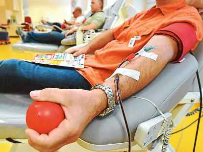 Am Montag kann Blut in der Waldschule gespendet werden (Symbolbild).
