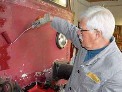 Wird st&auml;ndig renoviert: der dreiteilige Schienenbus der Museumseisenbahn Ammerland/Bar&szlig;el/Saterland.