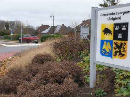 Sichtbares Zeichen: Seit fast 50 Jahren pflegen die Gemeinde Gro&szlig;enkneten und Evergem eine Partnerschaft. Das Wappen der belgischen Kommune am neuen Kreisel in Gro&szlig;enkneten ist ein Beleg f&uuml;r die Beziehung.
