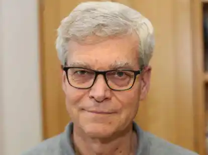 Sieht einen erheblichen R&uuml;ckgang an Impfwilligen: der Vorsitzende des &Auml;rztevereins Emden, Dr. Dirk Mascher. Bild: