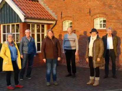 Annchen Saathoff-Uden, Klaus Meyer, Asaja-Sarah Ahrends, Heyo Onken, Kerstin Buss und Hinrich Tjaden lieben und leben die Geschichte der Fehntjer.