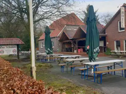 Liegt unmittelbar an der Grenze zu Ostfriesland: Das Hotel-Restaurant &bdquo;Zur Schanze