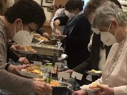 Reichhaltiges Fr&uuml;hst&uuml;ck: Der Jahresauftakt f&uuml;r die Landfrauen in Wardenburg hat gut geschmeckt.