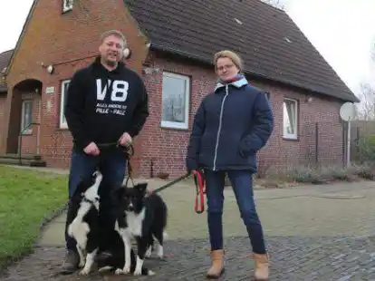 Sebastian und Sabrina Wulff suchen neue Besitzer f&uuml;r zwei junge Border Collies.