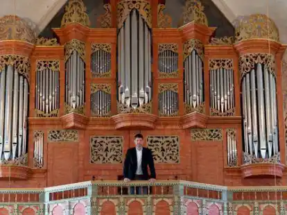 Kreiskantor Thorsten Ahlrichs spielt beim Orpheus-Projekt alle Werke von Jan Pieterszoon Swelinck auf der Arp Schnitger-Orgel in der St. Cyprian- und Cornelius-Kirche in Ganderkesee.