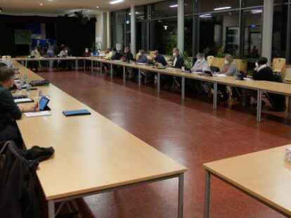 Der Stadlander Rat tagt in der  Mensa der Oberschule Rodenkirchen.