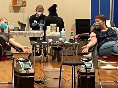 Die Blutspende-Aktion in Ahlhorn ist am Mittwoch auf eine gute Resonanz gesto&szlig;en. Die Freiwillige Feuerwehr und das DRK sind zufrieden.