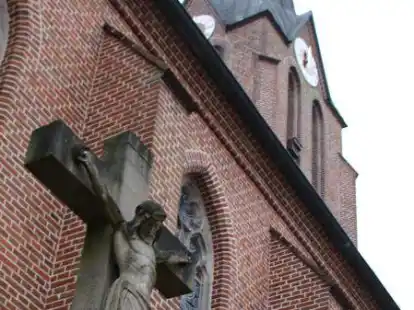 Die katholische Kirche St. Ludger in Neuscharrel.