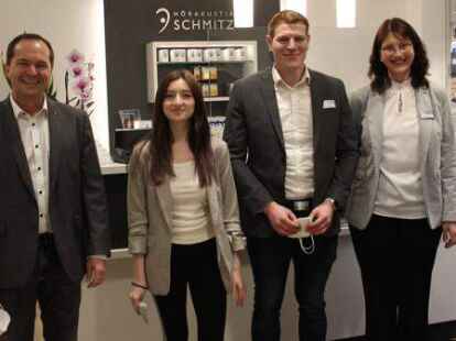 Das Team des H&ouml;rakustik-Zentrums Schmitz in Nordenham (von links): Uli Schmitz, Marha Ibachaeva, Stefan Panitz und Rita M&uuml;ller