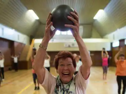 Sportlich aktiv und fit: Senioren von heute.