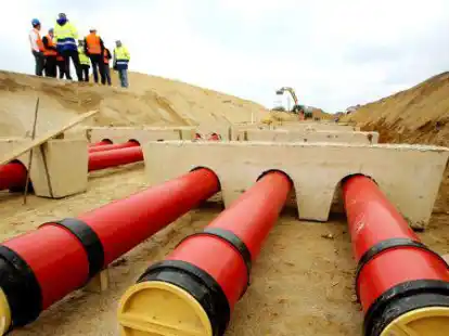 So k&ouml;nnte es aussehen: Kunststoffrohre, durch die Strom-Erdkabel gezogen werden, sind auf einer Amprion-Baustelle in Raesfeld (Nordrhein-Westfalen) bereits am 23. September 2014 verlegt worden.