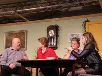 Von solchen Theaterszenen kann man derzeit leider nur tr&auml;umen.