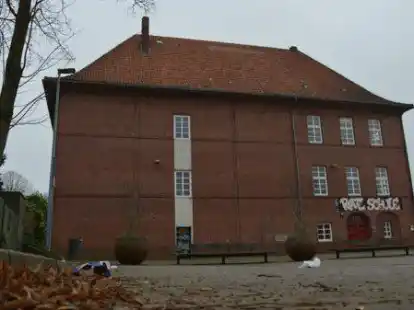 Auf dem Marktplatz vor der Roten Schule treffen sich vor allem abends etliche Jugendliche.