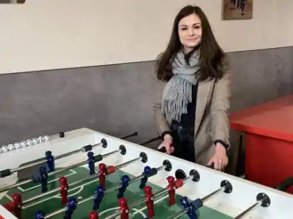 F&uuml;r eine Runde Tischkicker ist Joelle Fernandez, Leiterin des Jugendtreffs Elsfleth, immer zu begeistern.