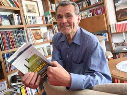 Liest am 8. Februar im Heinrich-Kunst-Haus in Ofenerfeld auch aus seinem neuen Werk &bdquo;Ort &ndash; Sprache &ndash; Heimat&ldquo;: der hoch- und niederdeutsche Autor Erhard Br&uuml;chert.