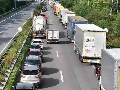 Stau Richtung K&uuml;ste: Die &bdquo;Nordsee GmbH&ldquo; setzt auf den Ausbau alternativer Anreisem&ouml;glichkeiten.