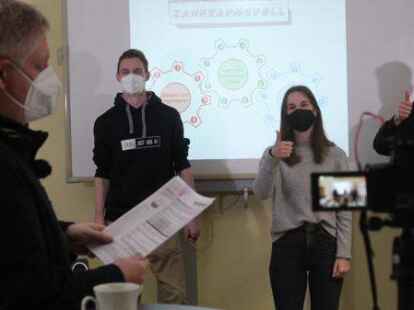 W&auml;hrend des Videodrehs: (von links) Uwe Winkler, Manuel Kattau, Mareen Ostertag und Tom Diers.