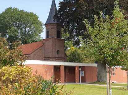 Hier finden die &bdquo;Politischen Fr&uuml;hschoppen&ldquo; statt: im katholischen Gemeindezentrum in Augustfehn.