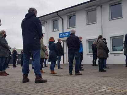 Schweigeminute vor der Polizeistation in Wildeshausen