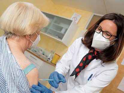 In Hausarztpraxen wird viel geimpft. Allerdings werden auch zahlreiche Termine nicht wahrgenommen, weshalb immer wieder Impfstoff ungenutzt verf&auml;llt.