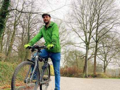 Mehrere Kilometer f&auml;hrt Marvin Stasiak t&auml;glich mit dem Rad. Im Alltag kommt f&uuml;r ihn das Auto nicht in Frage.