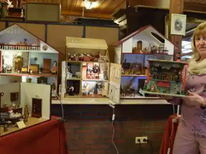 Hat ihr Sortiment um liebevoll gestaltete Puppenh&auml;user erweitert: Gisela Kiel in ihrem St&ouml;berst&uuml;bchen in Sedelsberg.