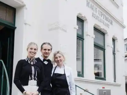 Jelena, Dragan und Lidija Udovicic (von links) sind die neuen P&auml;chter des Hauses Uptmoor im Herzen der Lohner Innenstadt.