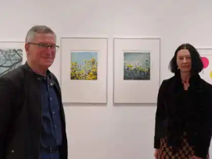 In der neuen Ausstellung der Artothek: K&uuml;nstler Ernst Wargalla und Kuratorin Sabine Isensee