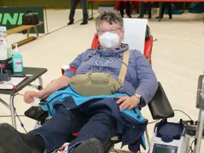 Beatrix Freitag bei ihrer 50. Blutspende