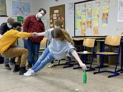 Gemeinsam stark: Obenstroher Obersch&uuml;ler beim Sozialtraining.
